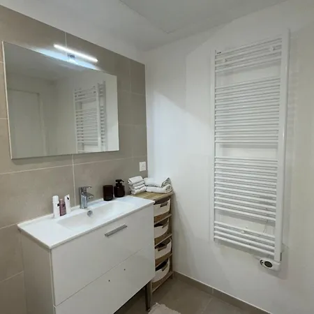 Riviera Pool - F2 - Parking Prive - Proche * Villeneuve-Loubet